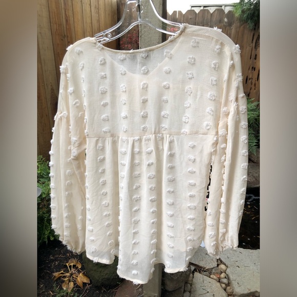 Davi & Dani Textured Dot Cinched Sleeve Blouse -NEW-Size Small - Picture 3 of 8